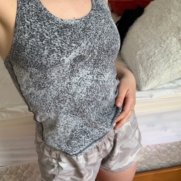 Lululemon cropped tank - Picture 4 of 4